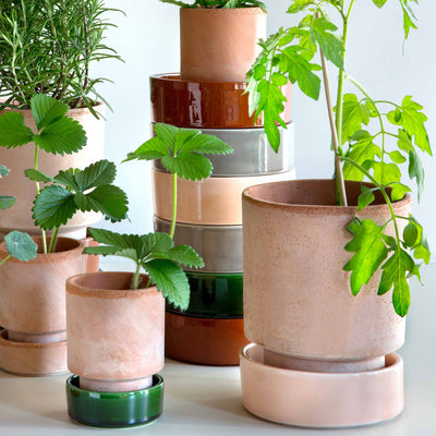 Momma Pots Bolle Pots in pink, orange, and white tones