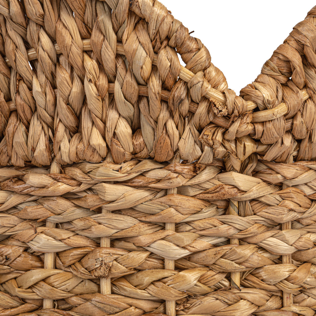 Braided Scalloped Baskets close-up