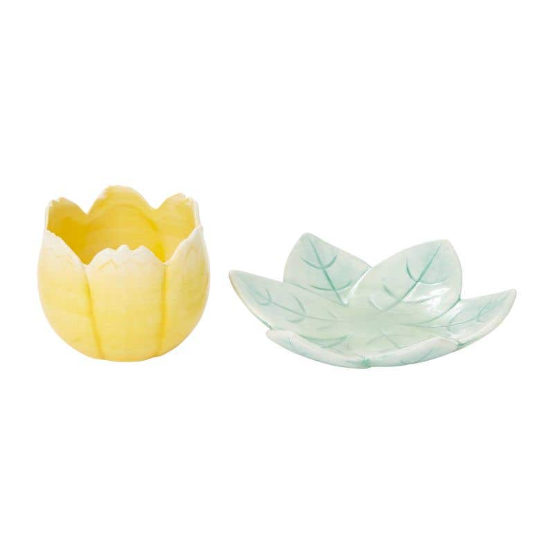 Flower shaped planters in tulip yellow with flower pot and saucer.