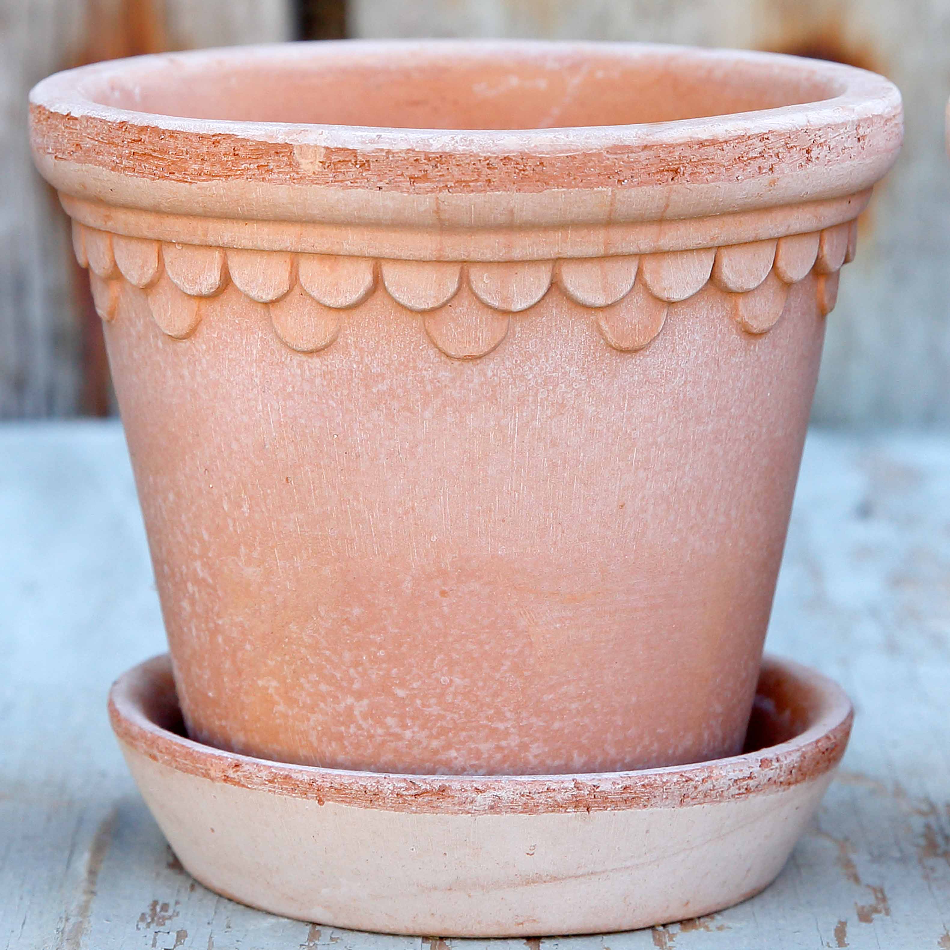 pale pink plant pot Castle Pot & Saucer Rosa